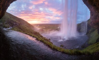 shallow focus photography of water falls